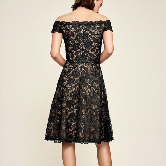 Tadashi Shoji Elidi Off Shoulder Lace Dress Black Size 16 Formal Cocktail - Picture 2 of 10